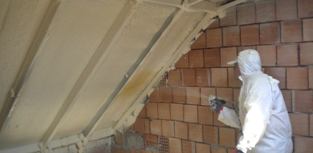 Sprey Poliüretan Köpük Trapez Sac Çatı Üzeri Yalıtımı